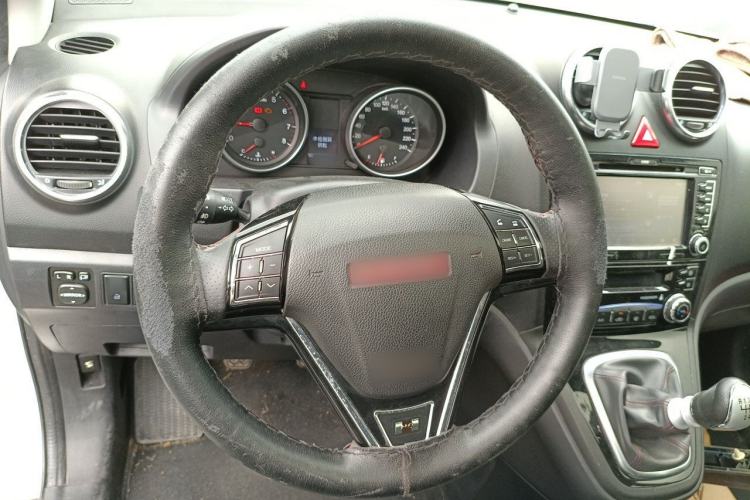 Used Haval H6 2015 Upgraded Model 1.5T Manual Two-Wheel Drive Elite Version Steering Wheel
