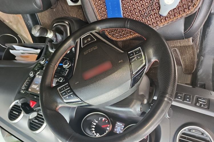 Used Haval H6 2015 Upgraded Model 1.5T Manual Two-Wheel Drive Elite Version Steering Wheel
