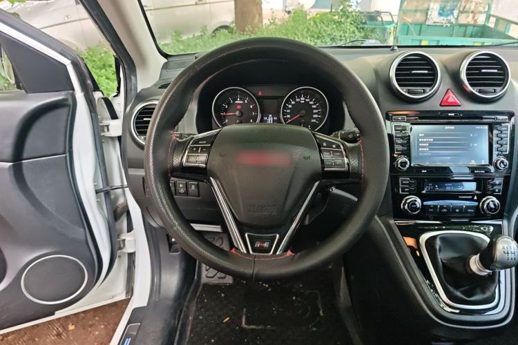 Used Haval H6 2015 Upgraded Model 1.5T Manual Two-Wheel Drive Elite Version Steering Wheel