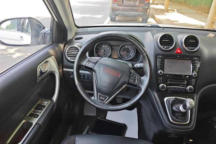 Used Haval H6 2015 Upgraded Model 1.5T Manual Two-Wheel Drive Elite Version Steering Wheel