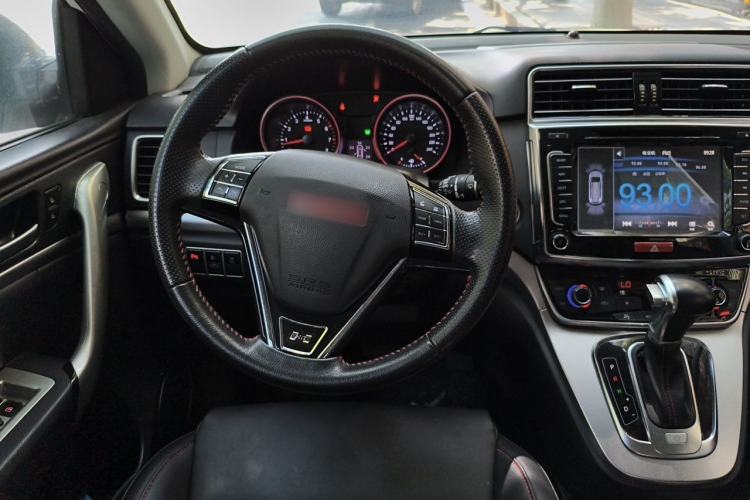 Used Haval H6 2015 Sport Edition 1.5T Automatic Two-Wheel Drive Luxury Model Steering Wheel