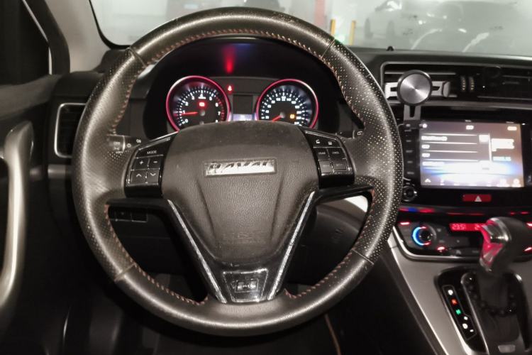 Used Haval H6 2015 Sport Edition 1.5T Automatic Two-Wheel Drive Luxury Model Steering Wheel