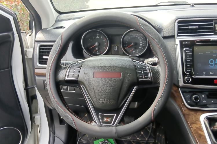 Used Haval H6 2015 Revised Version Sport Edition 1.5T Manual Transmission Two-Wheel Drive Elite Grade Steering Wheel