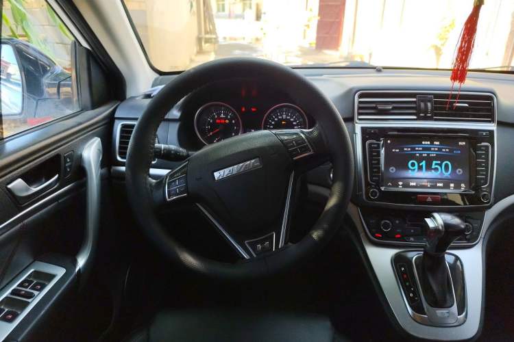 Used Haval H6 2015 Sport Edition 1.5T Automatic Two-Wheel Drive Luxury Model Steering Wheel