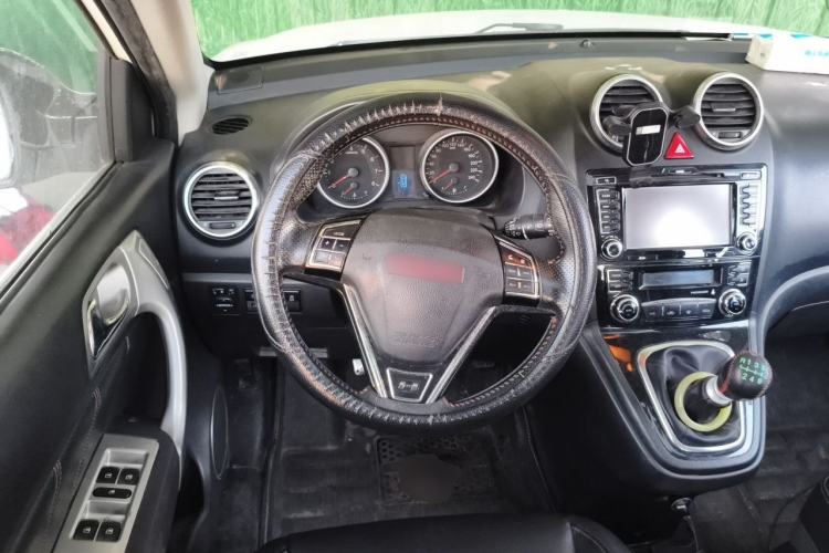 Used Haval H6 2015 Upgraded Model 1.5T Manual Two-Wheel Drive Elite Version Steering Wheel