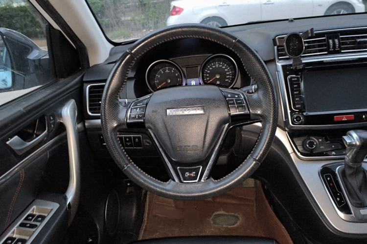 Used Haval H6 2015 Sport Edition 1.5T Automatic Two-Wheel Drive Luxury Model Steering Wheel