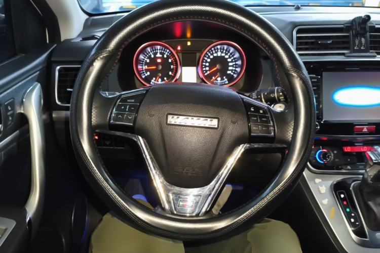 Used Haval H6 2015 Sport Edition 1.5T Automatic Two-Wheel Drive Luxury Model Steering Wheel