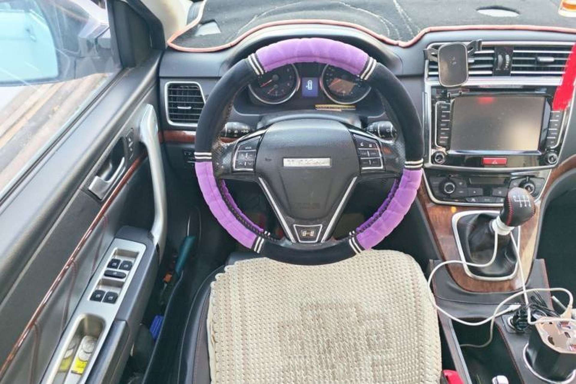 Used Haval H6 2015 Revised Version Sport Edition 1.5T Manual Transmission Two-Wheel Drive Elite Grade Steering Wheel