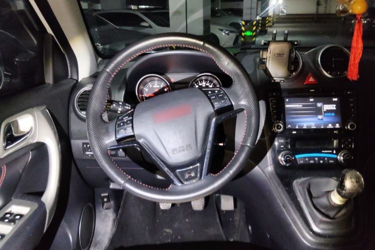 Used Haval H6 2015 Upgraded Model 1.5T Manual Two-Wheel Drive Elite Version Steering Wheel