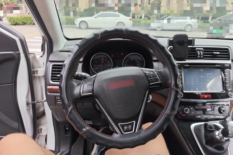 Used Haval H6 2015 Sport Edition 1.5T Manual Two-Wheel Drive Elite Model Steering Wheel