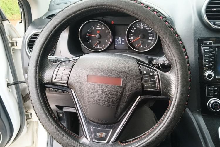 Used Haval H6 2015 Upgraded Model 1.5T Manual Two-Wheel Drive Elite Version Steering Wheel
