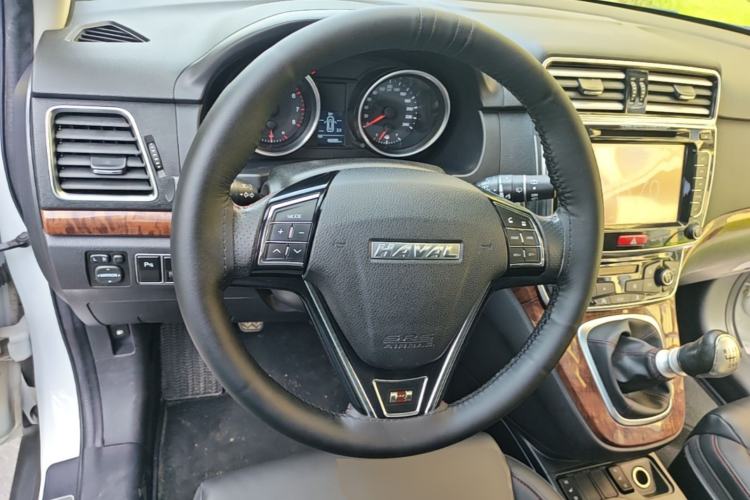 Used Haval H6 2015 Revised Version Sport Edition 1.5T Manual Transmission Two-Wheel Drive Elite Grade Steering Wheel
