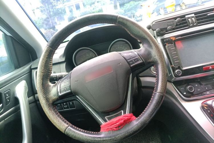 Used Haval H6 2015 Sport Edition 1.5T Automatic Two-Wheel Drive Luxury Model Steering Wheel