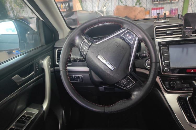Used Haval H6 2015 Sport Edition 1.5T Automatic Two-Wheel Drive Luxury Model Steering Wheel