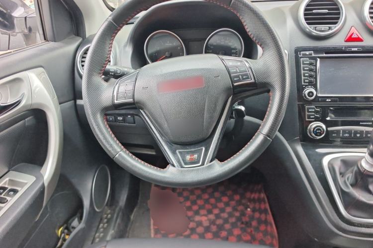 Used Haval H6 2015 Upgraded Model 1.5T Manual Two-Wheel Drive Elite Version Steering Wheel