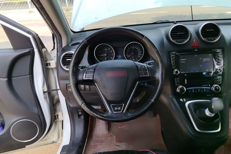 Used Haval H6 2015 Upgraded Model 1.5T Manual Two-Wheel Drive Elite Version Steering Wheel