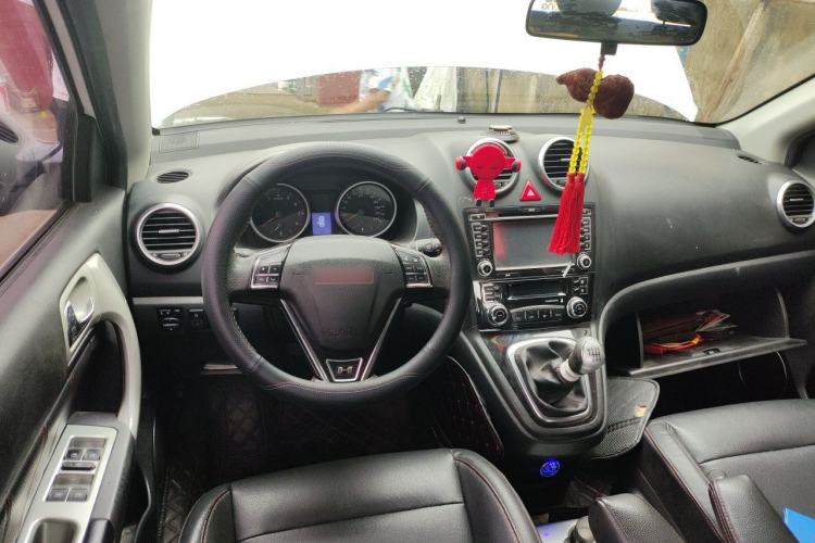 Used Haval H6 2015 Upgraded Model 1.5T Manual Two-Wheel Drive Elite Version Steering Wheel