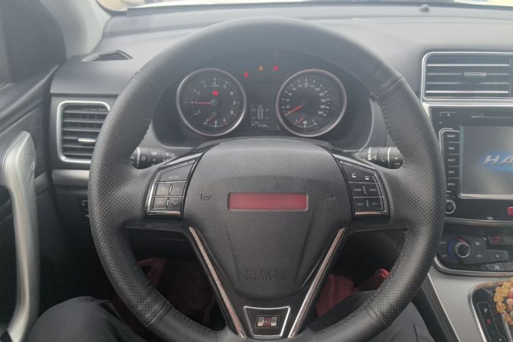 Used Haval H6 2015 Sport Edition 1.5T Automatic Two-Wheel Drive Luxury Model Steering Wheel