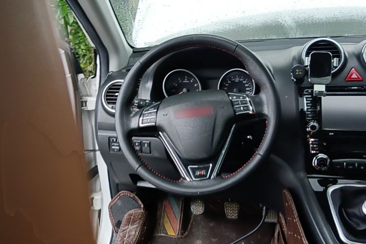 Used Haval H6 2015 Upgraded Model 1.5T Manual Two-Wheel Drive Elite Version Steering Wheel