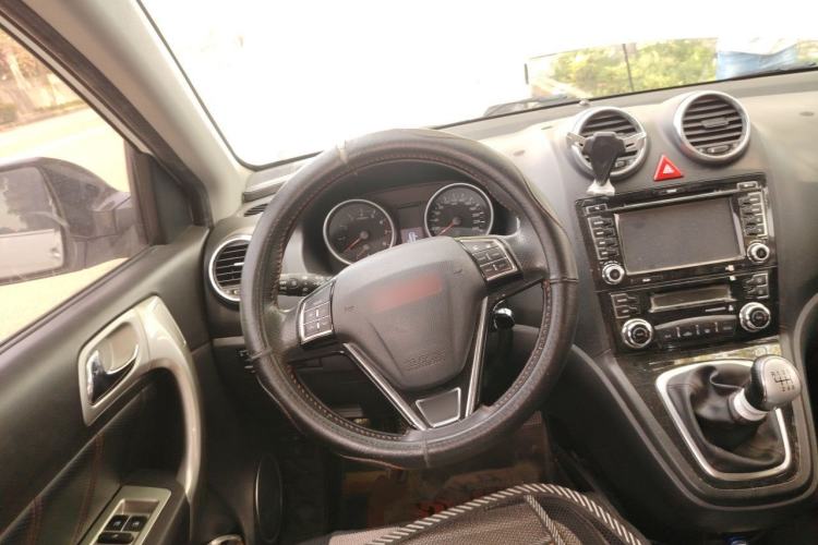 Used Haval H6 2015 Upgraded Model 1.5T Manual Two-Wheel Drive Elite Version Steering Wheel