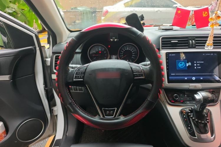 Used Haval H6 2015 Sport Edition 1.5T Automatic Two-Wheel Drive Luxury Model Steering Wheel