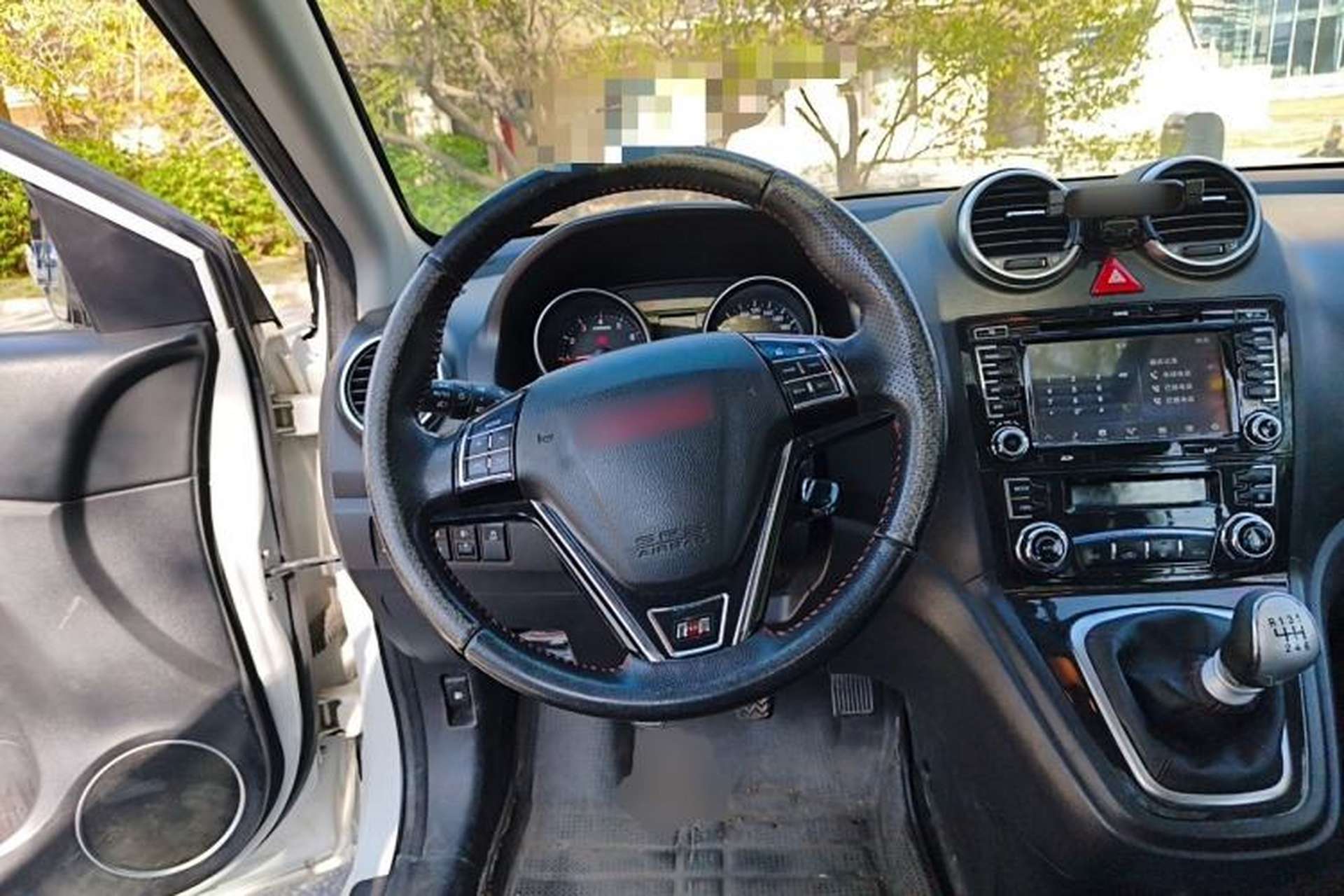 Used Haval H6 2015 Upgraded Model 1.5T Manual Two-Wheel Drive Elite Version Steering Wheel