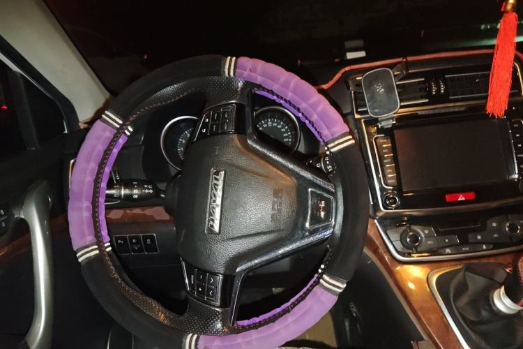 Used Haval H6 2015 Revised Version Sport Edition 1.5T Manual Transmission Two-Wheel Drive Elite Grade Steering Wheel
