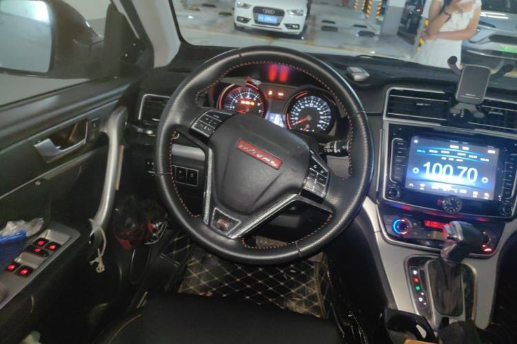 Used Haval H6 2015 Sport Edition 1.5T Automatic Two-Wheel Drive Luxury Model Steering Wheel