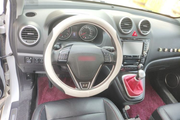 Used Haval H6 2015 Upgraded Model 1.5T Manual Two-Wheel Drive Elite Version Steering Wheel