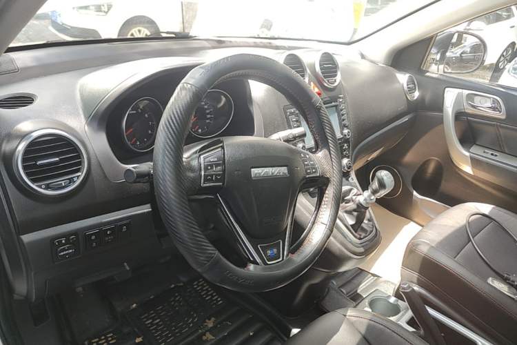 Used Haval H6 2015 Upgraded Model 1.5T Manual Two-Wheel Drive Elite Version Steering Wheel