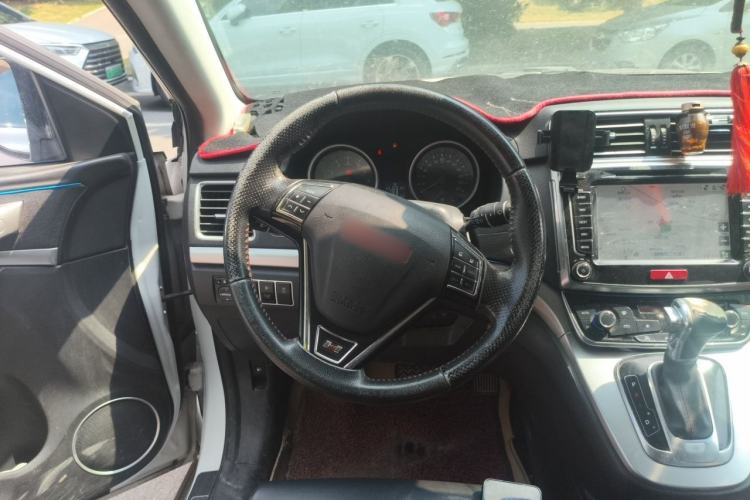 Used Haval H6 2015 Sport Edition 1.5T Automatic Two-Wheel Drive Luxury Model Steering Wheel
