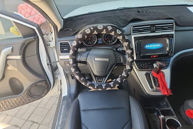 Used Haval H6 2015 Sport Edition 1.5T Automatic Two-Wheel Drive Luxury Model Steering Wheel