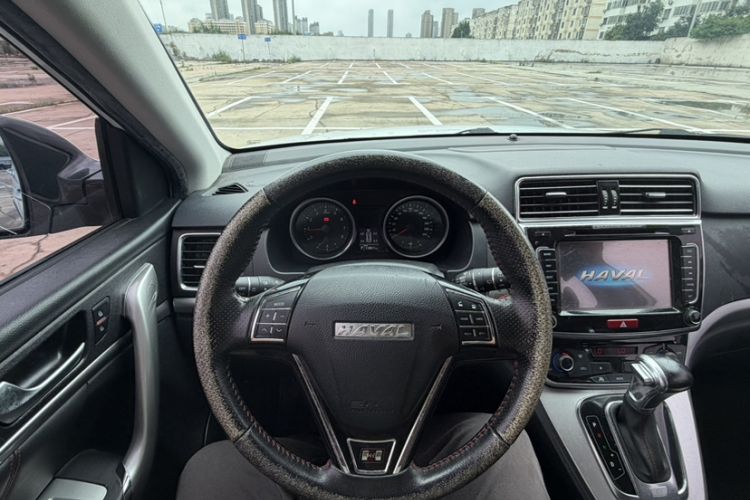 Used Haval H6 2015 Sport Edition 1.5T Automatic Two-Wheel Drive Luxury Model Steering Wheel