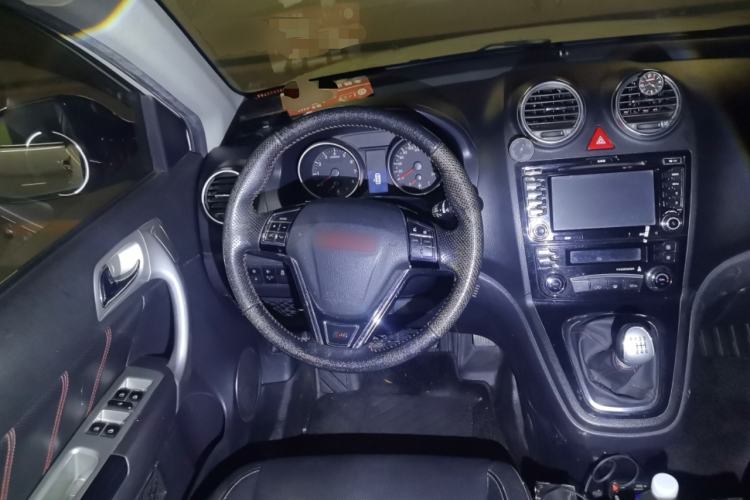Used Haval H6 2015 Upgraded Model 1.5T Manual Two-Wheel Drive Elite Version Steering Wheel