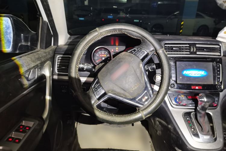 Used Haval H6 2015 Sport Edition 1.5T Automatic Two-Wheel Drive Luxury Model Steering Wheel