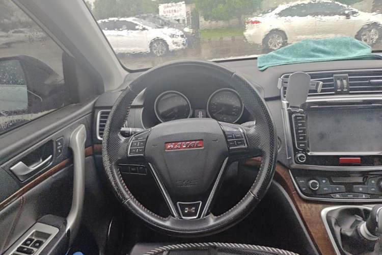 Used Haval H6 2015 Sport Edition 1.5T Manual Two-Wheel Drive Elite Model Steering Wheel