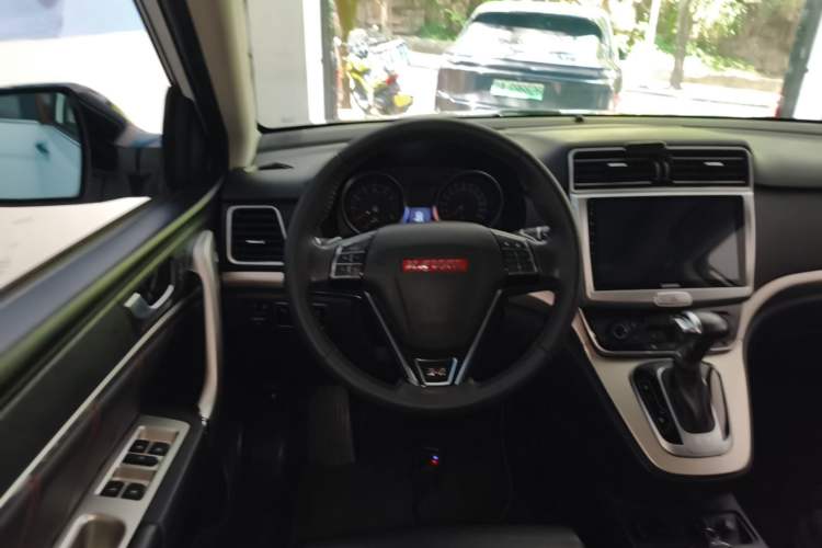 Used Haval H6 2015 Sport Edition 1.5T Automatic Two-Wheel Drive Luxury Model Steering Wheel