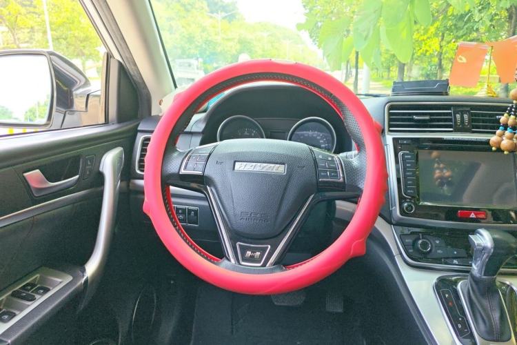 Used Haval H6 2015 Sport Edition 1.5T Automatic Two-Wheel Drive Luxury Model Steering Wheel