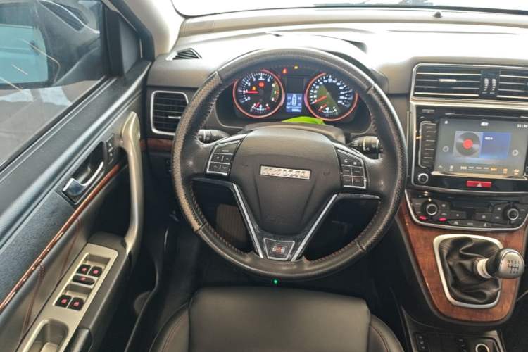 Used Haval H6 2015 Revised Version Sport Edition 1.5T Manual Transmission Two-Wheel Drive Elite Grade Steering Wheel