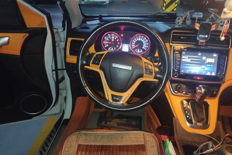 Used Haval H6 2015 Sport Edition 1.5T Automatic Two-Wheel Drive Luxury Model Steering Wheel