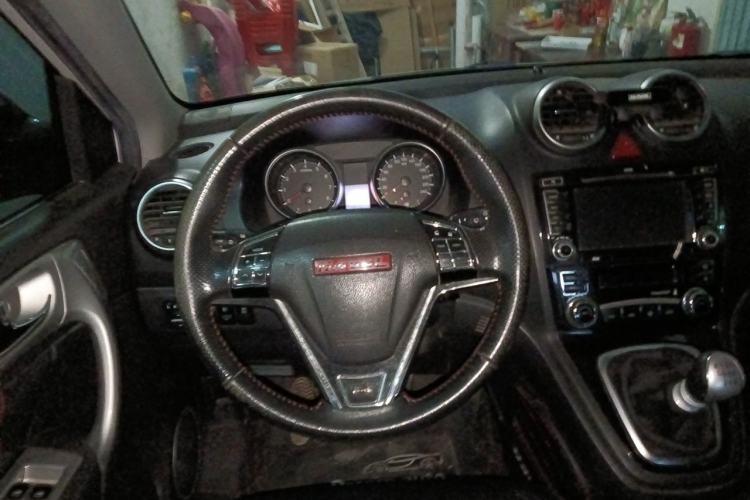 Used Haval H6 2015 Upgraded Model 1.5T Manual Two-Wheel Drive Elite Version Steering Wheel
