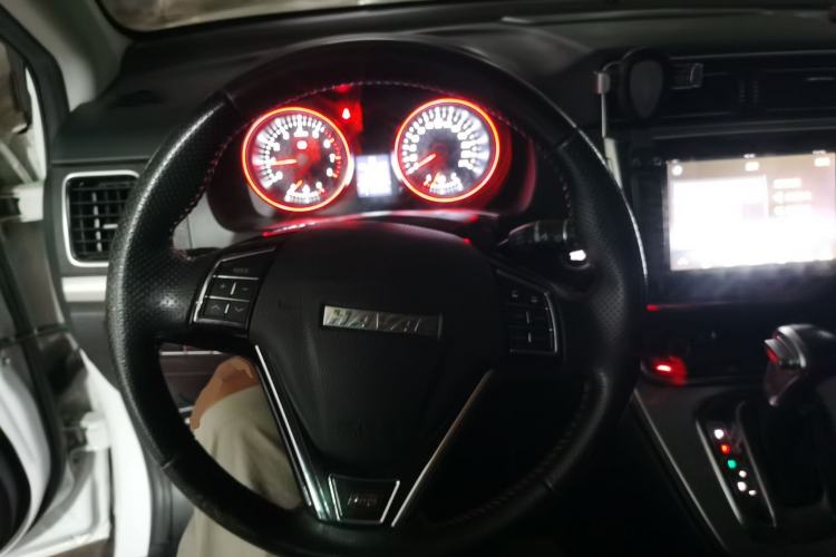 Used Haval H6 2015 Sport Edition 1.5T Automatic Two-Wheel Drive Luxury Model Steering Wheel