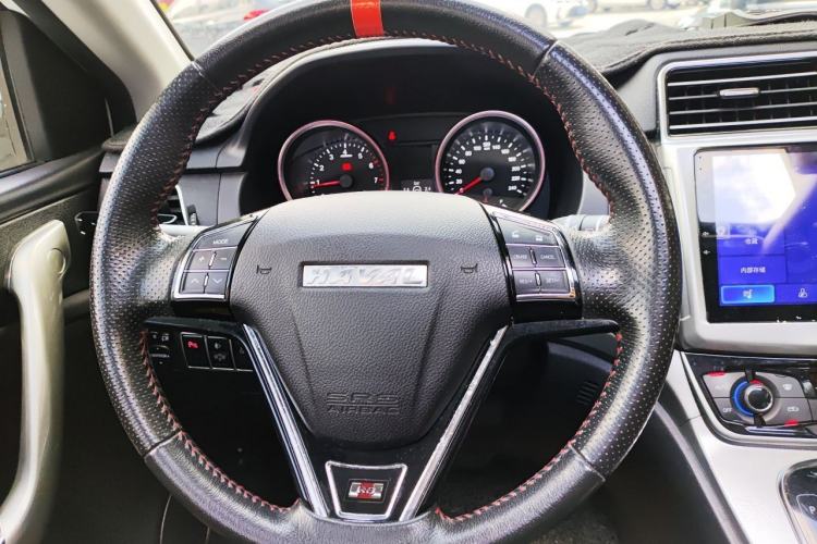 Used Haval H6 2015 Sport Edition 1.5T Automatic Two-Wheel Drive Luxury Model Steering Wheel