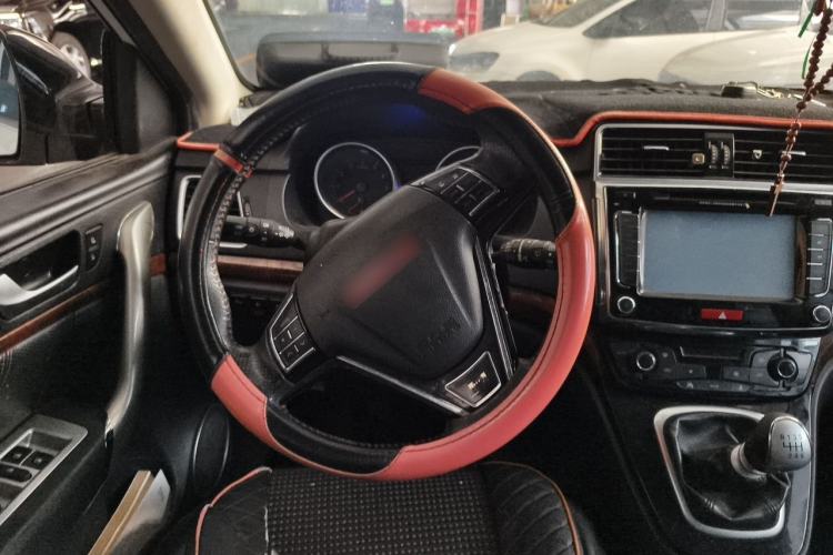 Used Haval H6 2015 Sport Edition 1.5T Manual Two-Wheel Drive Elite Model Steering Wheel