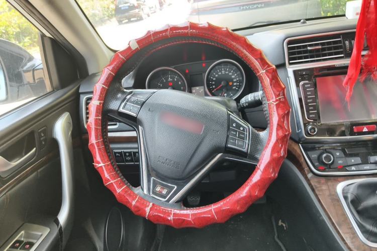 Used Haval H6 2015 Revised Version Sport Edition 1.5T Manual Transmission Two-Wheel Drive Elite Grade Steering Wheel