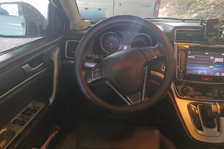 Used Haval H6 2015 Sport Edition 1.5T Automatic Two-Wheel Drive Luxury Model Steering Wheel