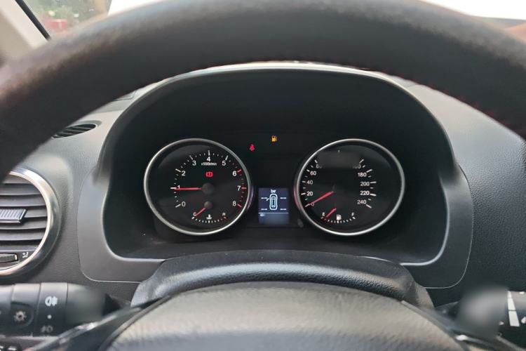 Used Haval H6 2015 Upgraded Model 1.5T Manual Two-Wheel Drive Elite Version Steering Wheel