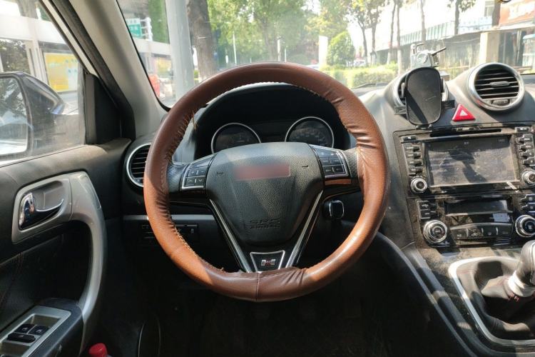 Used Haval H6 2015 Upgraded Model 1.5T Manual Two-Wheel Drive Elite Version Steering Wheel