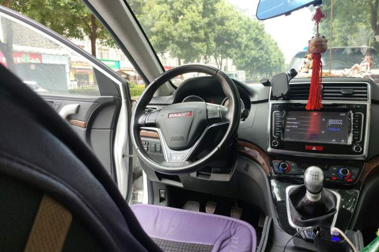 Used Haval H6 2015 Sport Edition 1.5T Manual Two-Wheel Drive Elite Model Steering Wheel