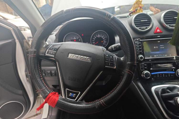 Used Haval H6 2015 Upgraded Model 1.5T Manual Two-Wheel Drive Elite Version Steering Wheel